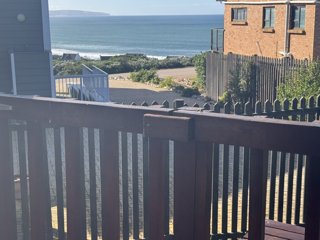 3 Bedroom Property for Sale in Boggomsbaai Western Cape